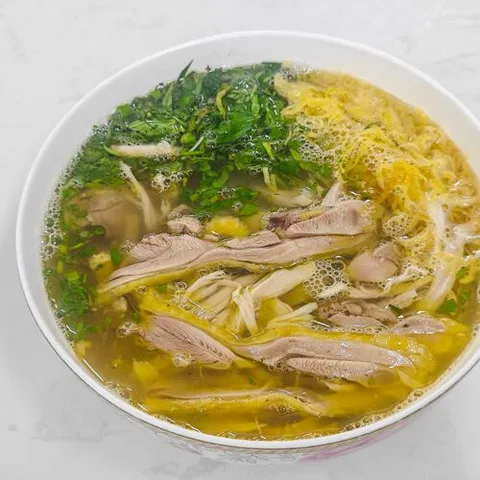 Bánh Cuốn Gia Truyền Thanh Vân (Hang Ga Street)