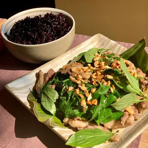 Chào Bạn (98 To Ngoc Van Street)
