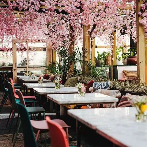 Residents Cafe & Bar
