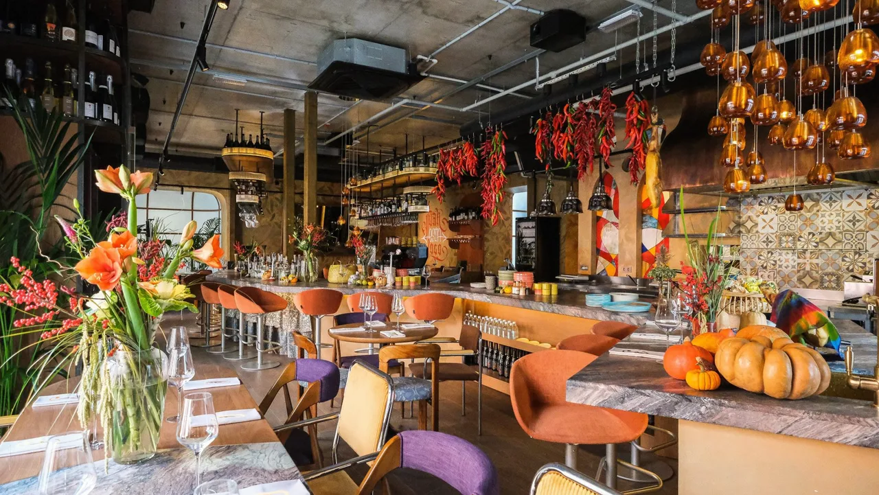 JUAN CANTINA ESPANOLA