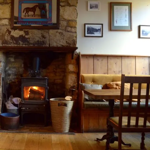 Horse & Groom