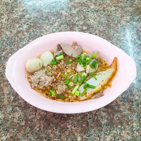 Rung Rueang Tung Pork Noodle
