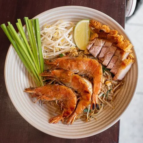 Pad Thai Bua Dang