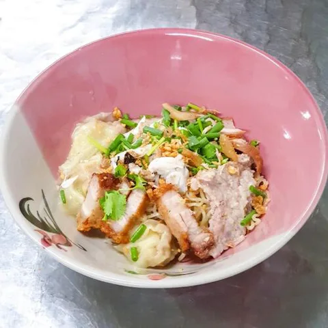 Bunloet (Pom Prap Sattru Phai)
