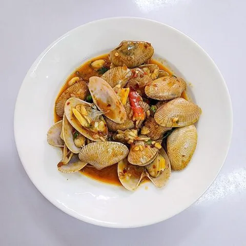Ann Tha Din Daeng