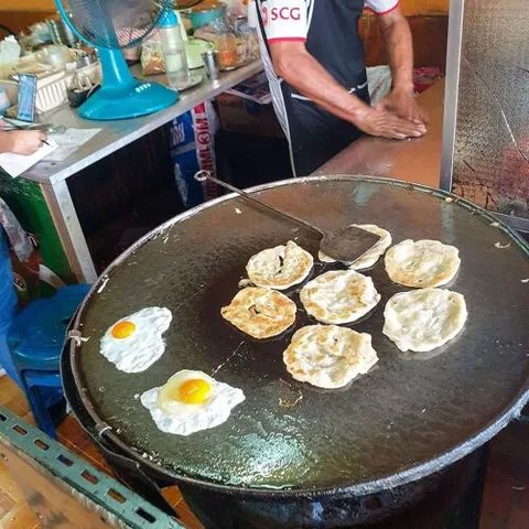 Roti Thaew Nam