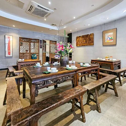 Yi Tong Lou