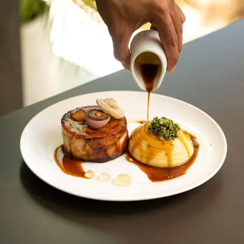 The Pig & Palm