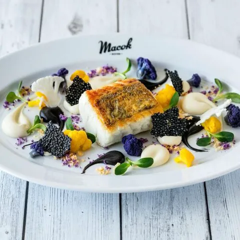 Macok Bistro
