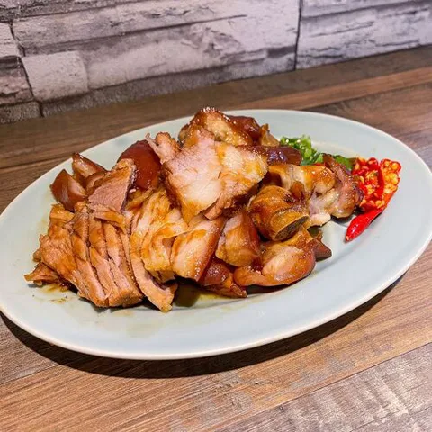 Guang Xing Pork Knuckle