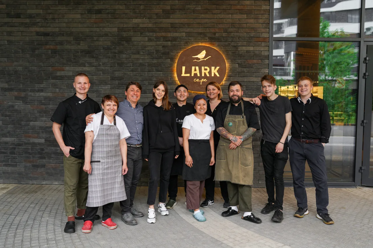 Lark Cafe