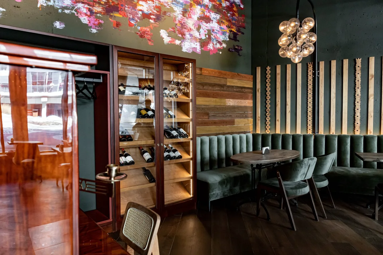 Lark Cafe