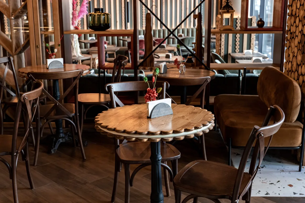 Lark Cafe